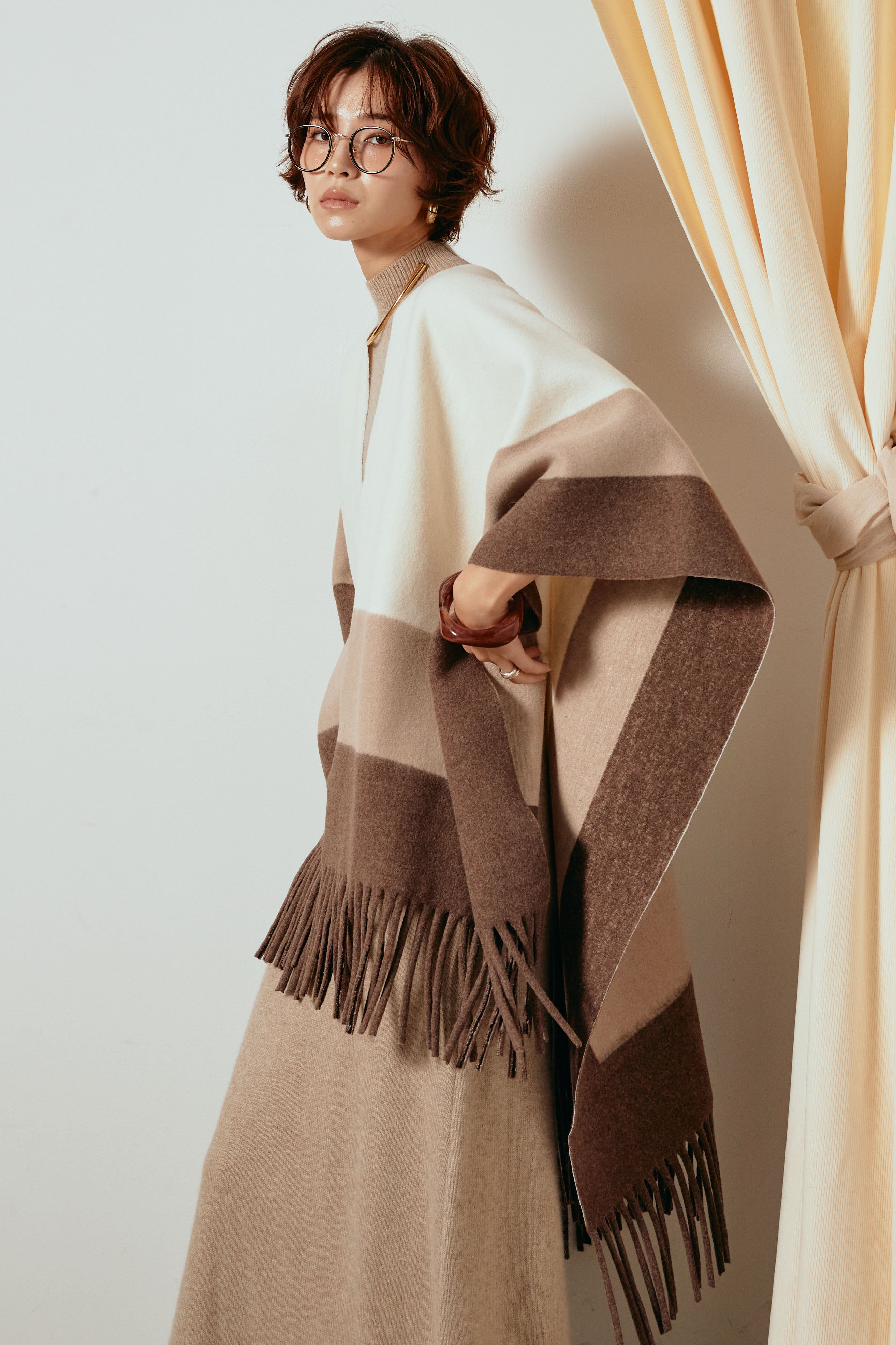 裾フリンジ柄ポンチョアウター/ベージュ – ESICA