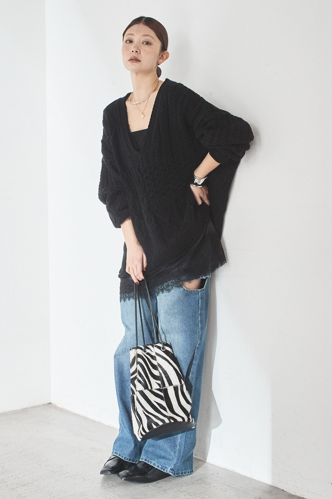 [SET]ケーブルVニットセーター+デニムサイドカットパンツ+レース切り替えキャミソール(3set)