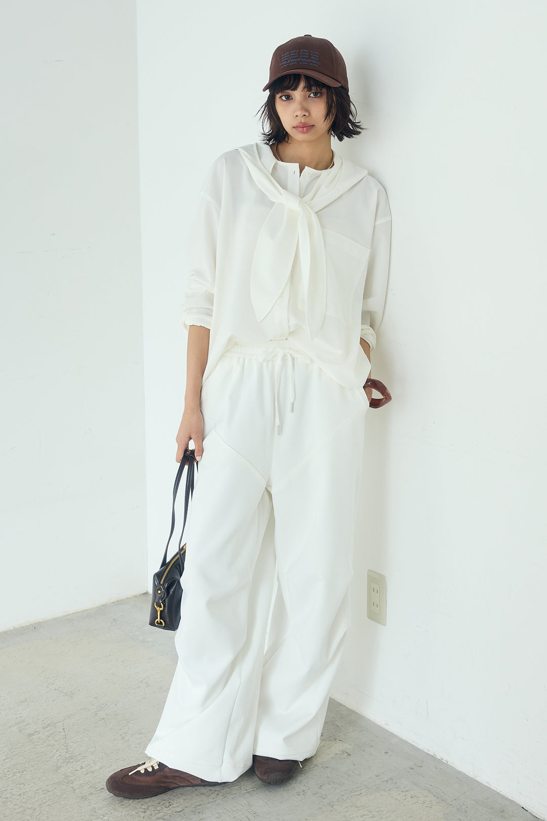 [SET]無地タイ付フーディーBIGシャツ+ランダムタックデザインワイドパンツ(2set)