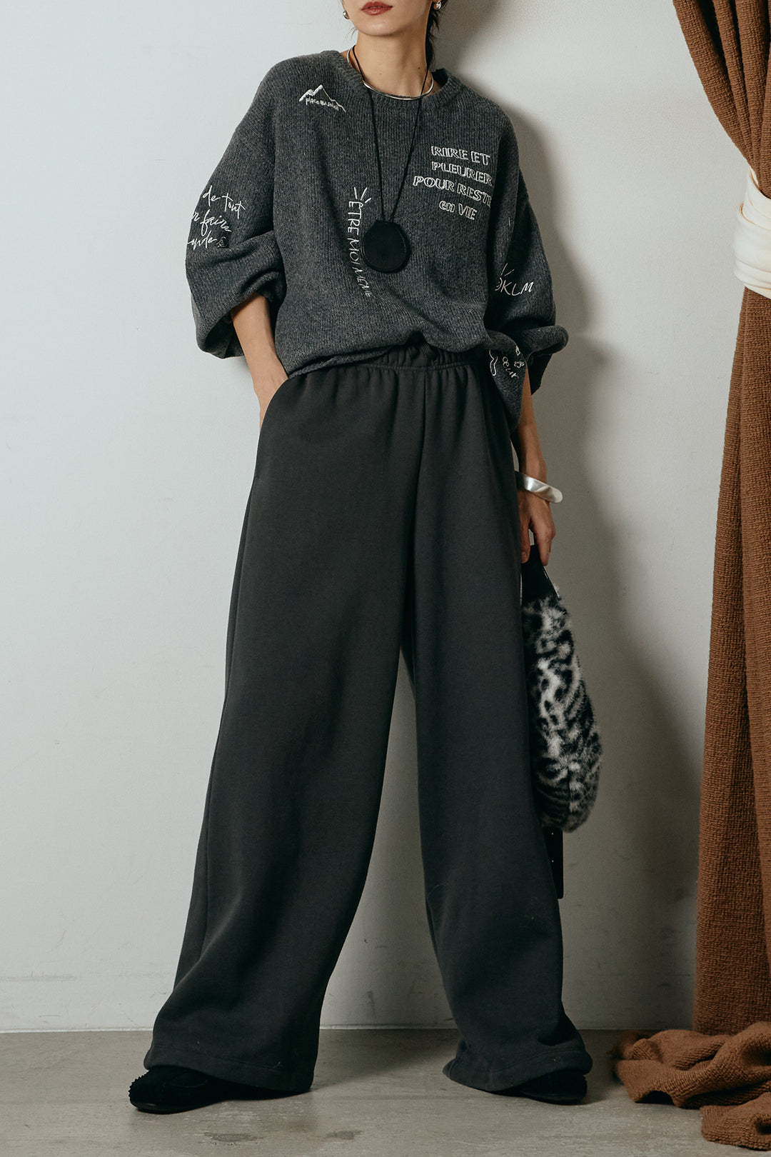 [SET]刺繍ロゴランダムデザインニットトップス+裏起毛スウェットワイドパンツ(2set)