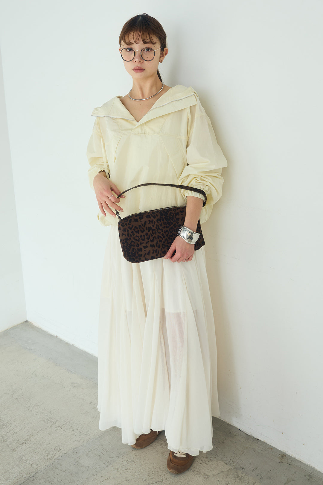 [SET]ナイロンフーディーブルゾンアウター+シアーフリルキャミワンピース(2set)