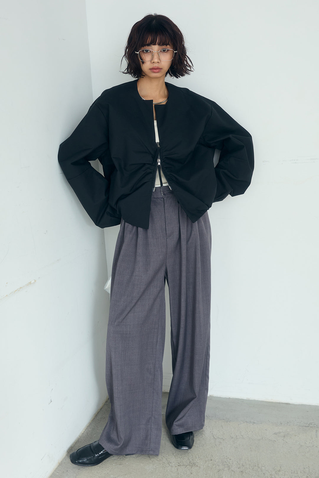 [SET]ノーカラーフロントギャザージップアウター+ツイルメニータックパンツ(2set)