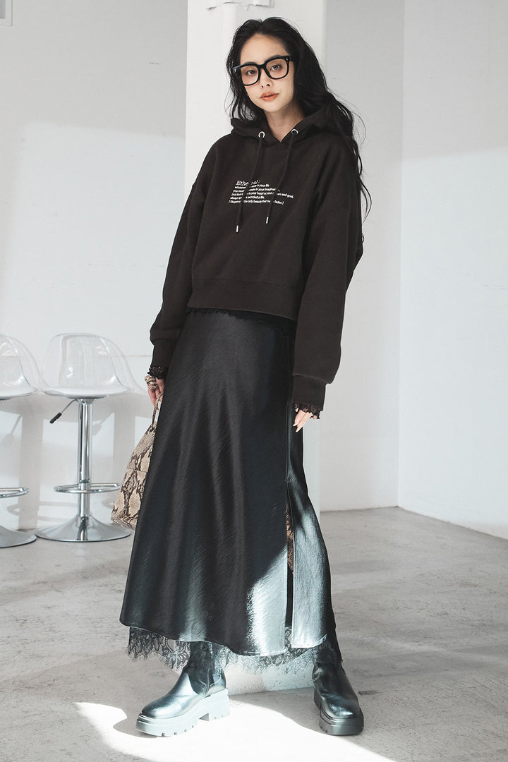 [SET]裏起毛レタリング刺繍フーディショートプルオーバー+ストレッチレースクルーネックインナー+裾レースデザインサテンスカート(3set)