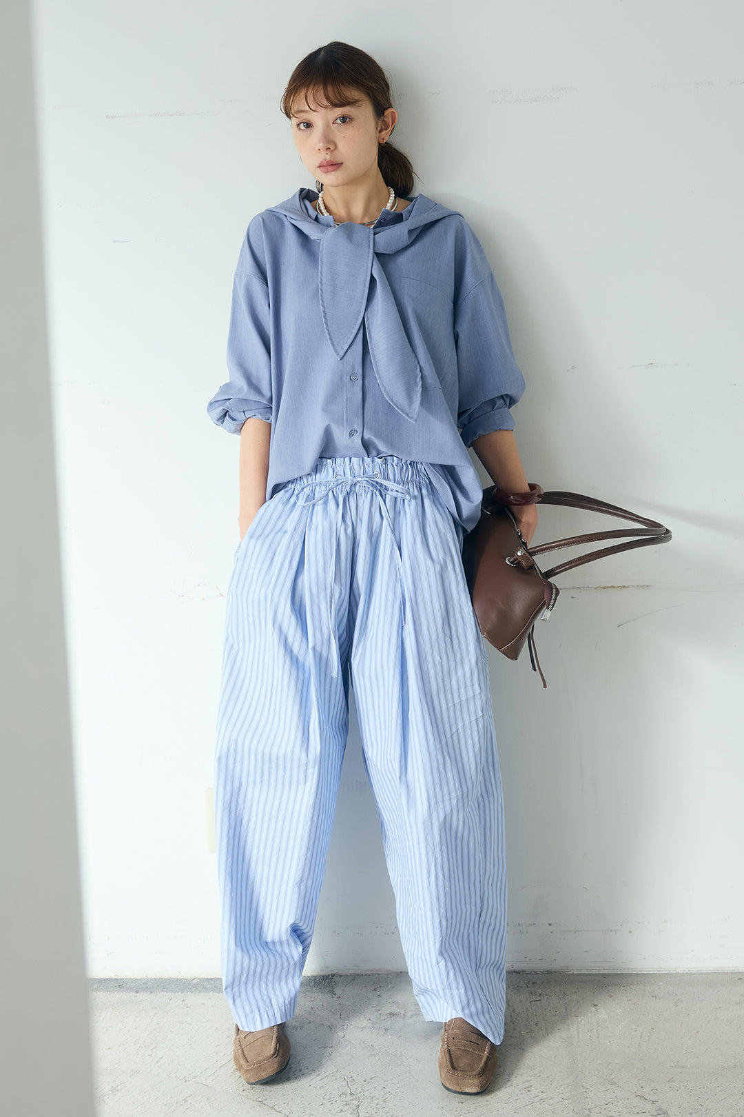 [SET]無地タイ付フーディーBIGシャツ+ランダムストライプタックギャザーパンツ(2set)