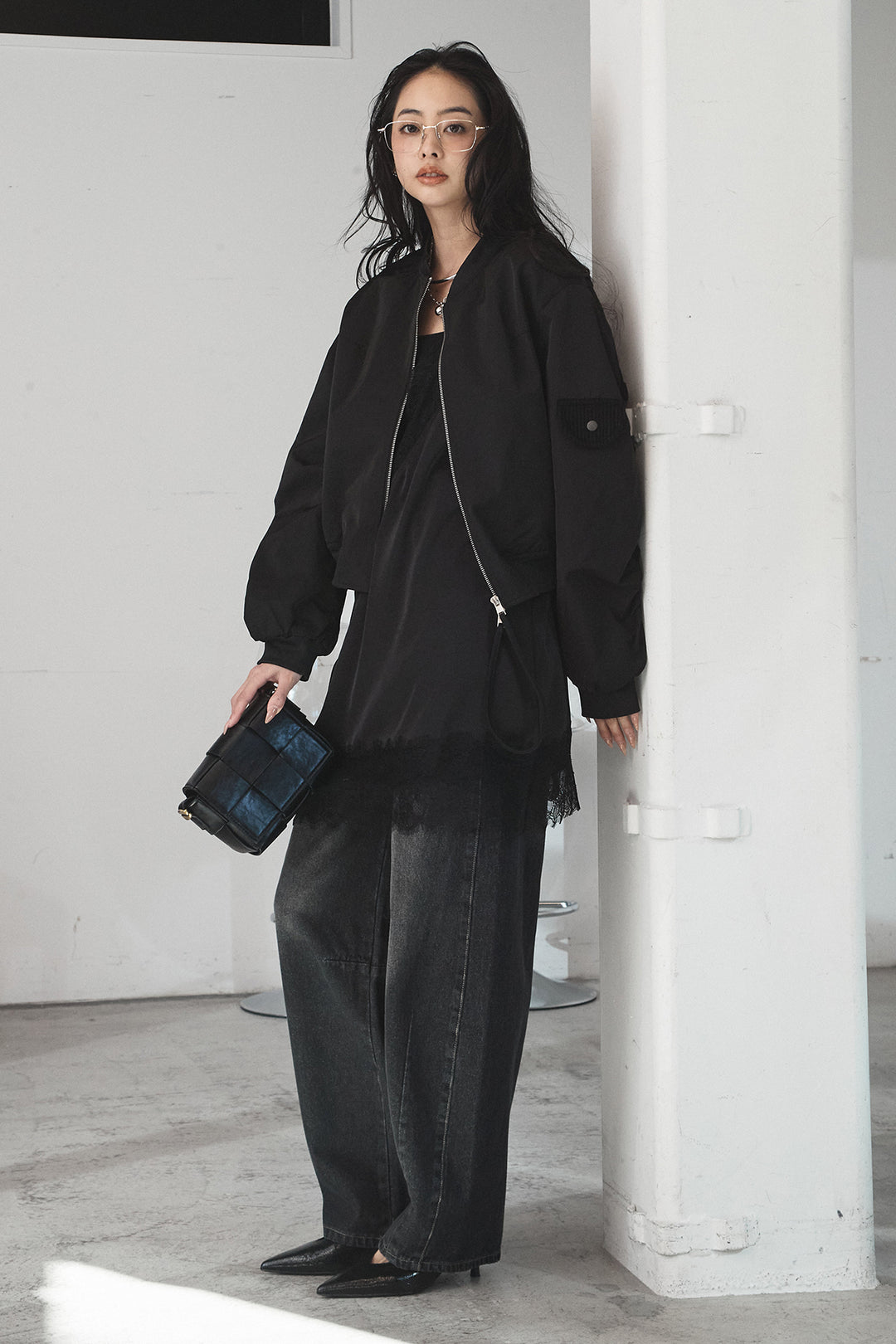 [SET]袖ギャザーデザインブルゾン+レース切り替えキャミソール+デニムアシメカーブパンツ(3set)