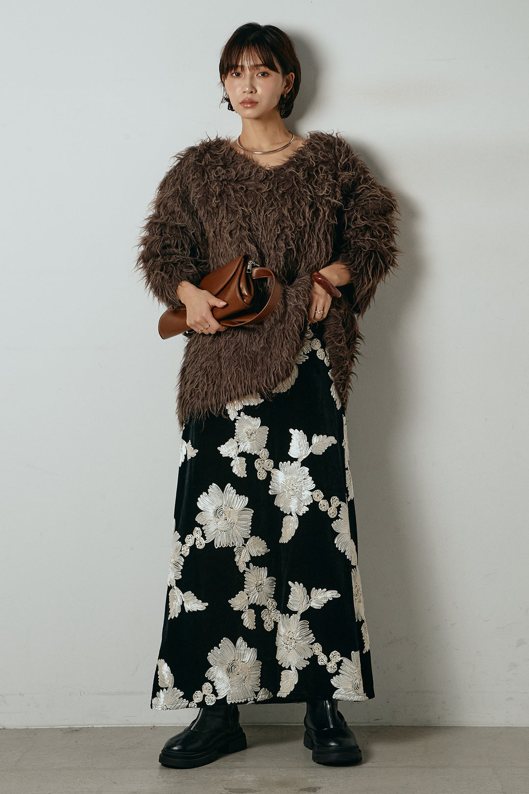 [SET]深Vネックシャギーニットトップス+フラワー刺繍ワイドスカート(2set)