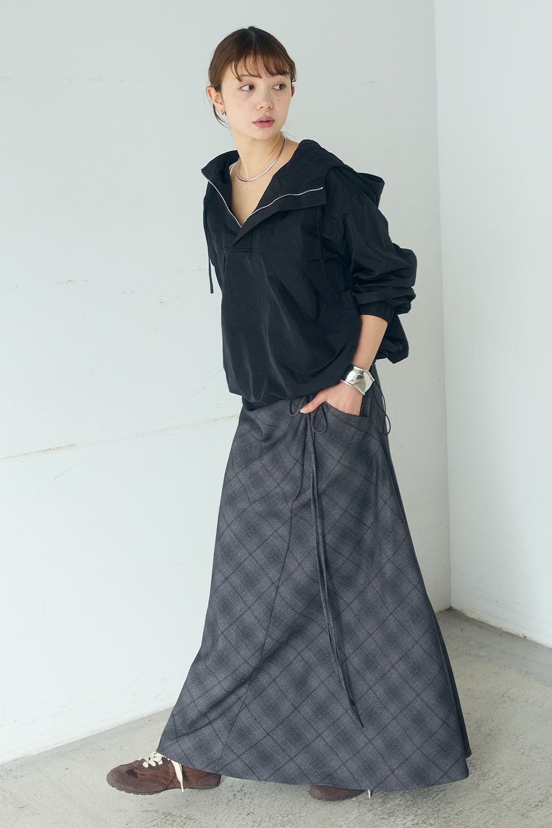 [SET]ナイロンフーディーブルゾンアウター+タータンチェック柄フロントデザインスカート(2set)