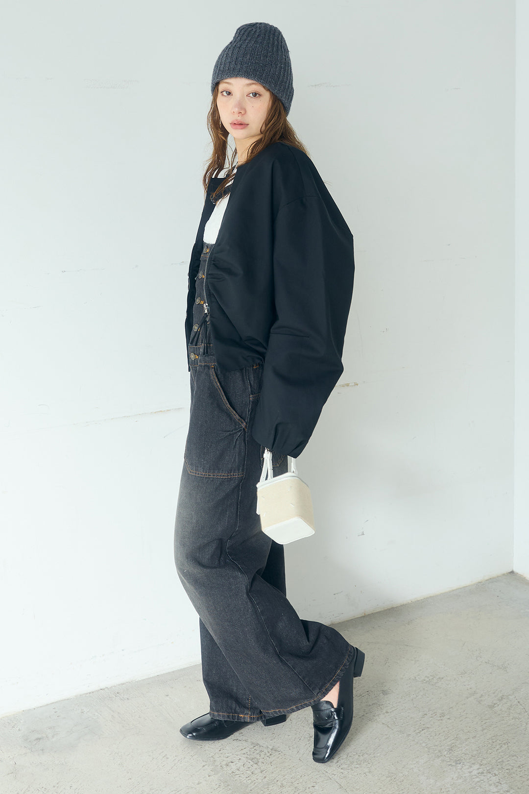 [SET]ノーカラーフロントギャザージップアウター+デニムサロペットワイドパンツ(2set)