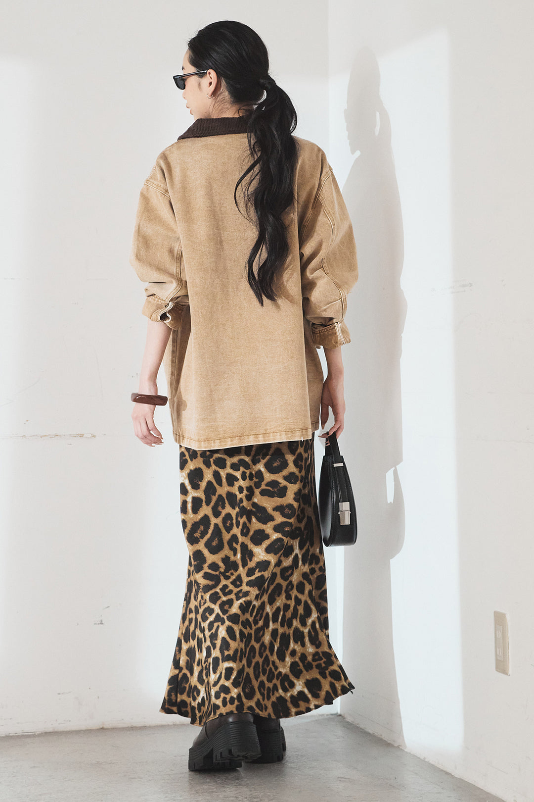 [SET]襟コーデュロイジップデニム調カバーオール+レオパードサテンナロースカート(2set)