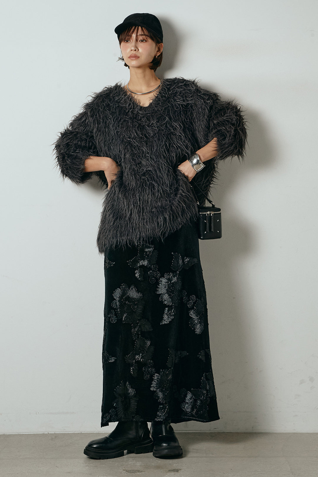 [SET]深Vネックシャギーニットトップス+フラワー刺繍ワイドスカート(2set)