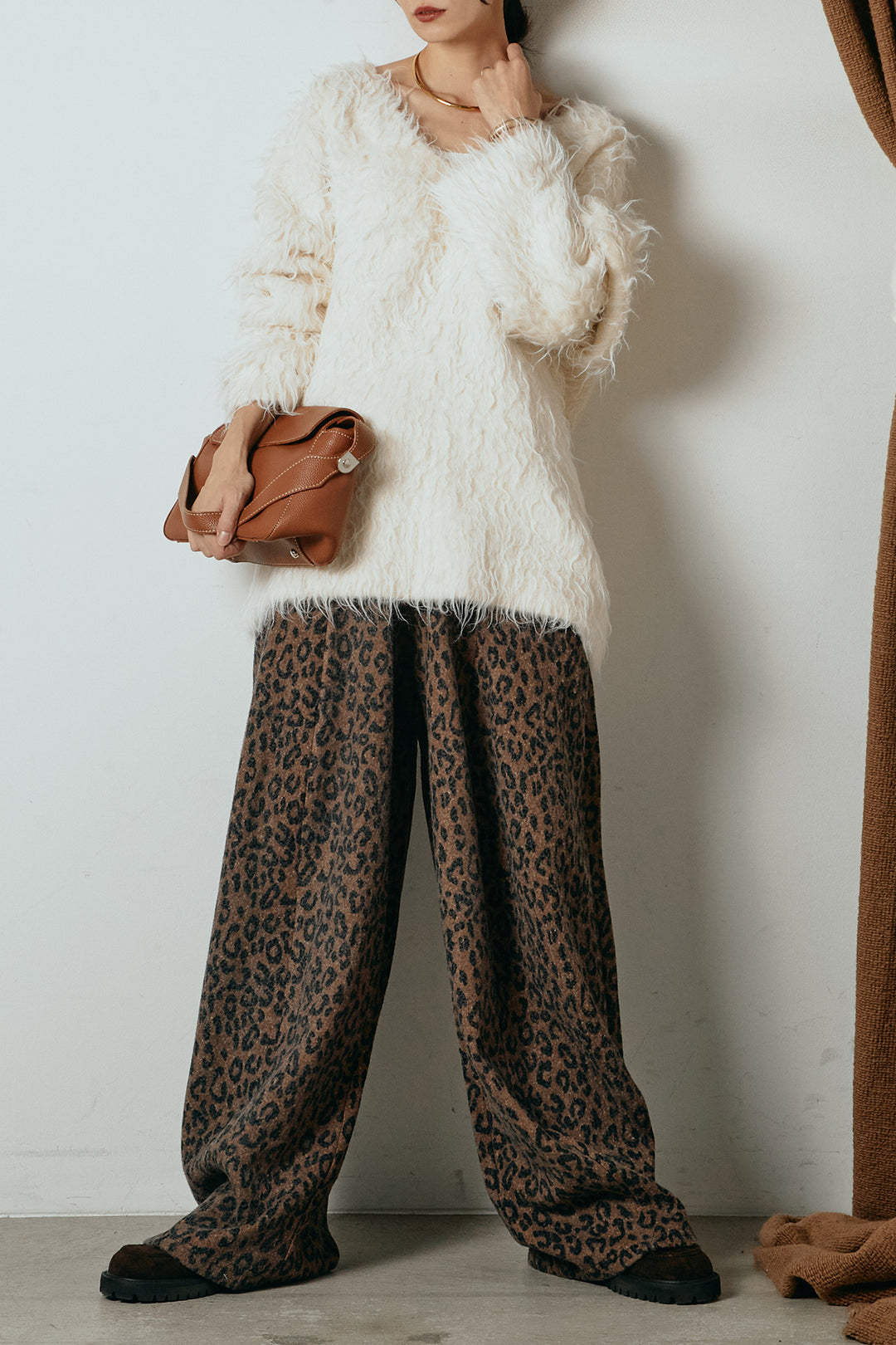 [SET]深Vネックシャギーニットトップス+リラックスレオパード柄ワイドパンツ(2set)