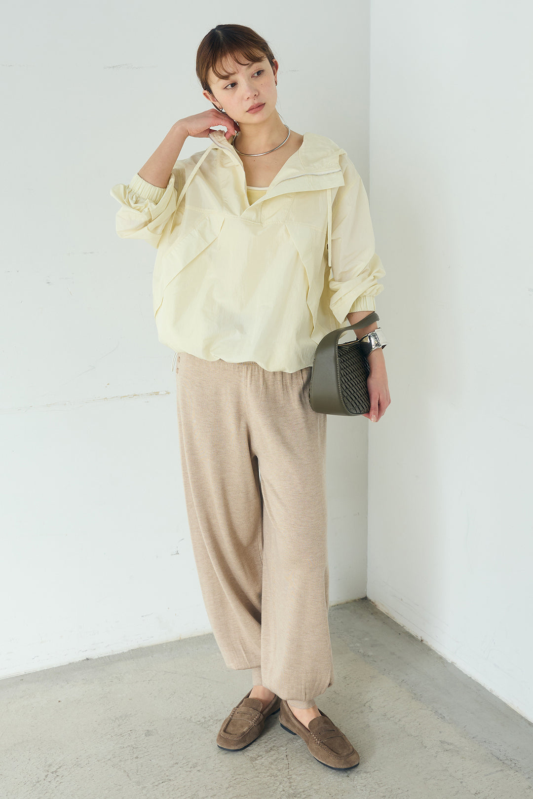 [SET]ナイロンフーディーブルゾンアウター+裾絞りリブニットパンツ(2set)