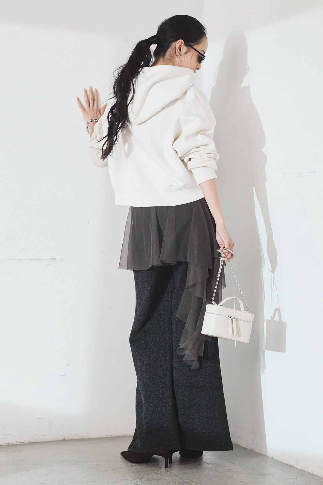 [SET]裏起毛レタリング刺繍フーディショートプルオーバー+チュールレイヤードニットパンツ(2set)