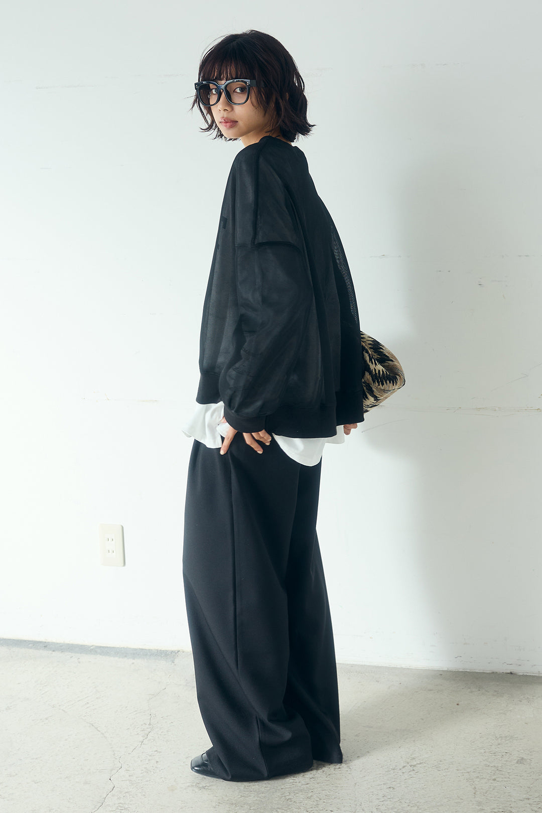 [SET]クリアダンボールプルオーバー+斜めボタンタック入りスラックス+フロントロゴビッグプルオーバー(3set)