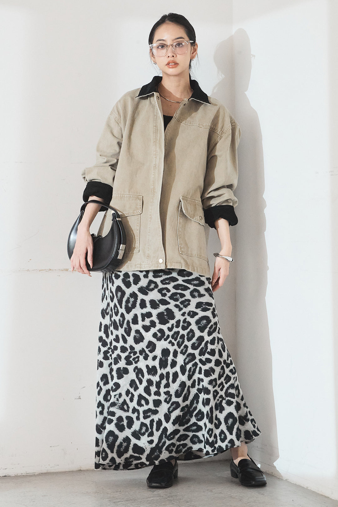 [SET]襟コーデュロイデザインデニム調カバーオール+レオパードサテンナロースカート(2set)