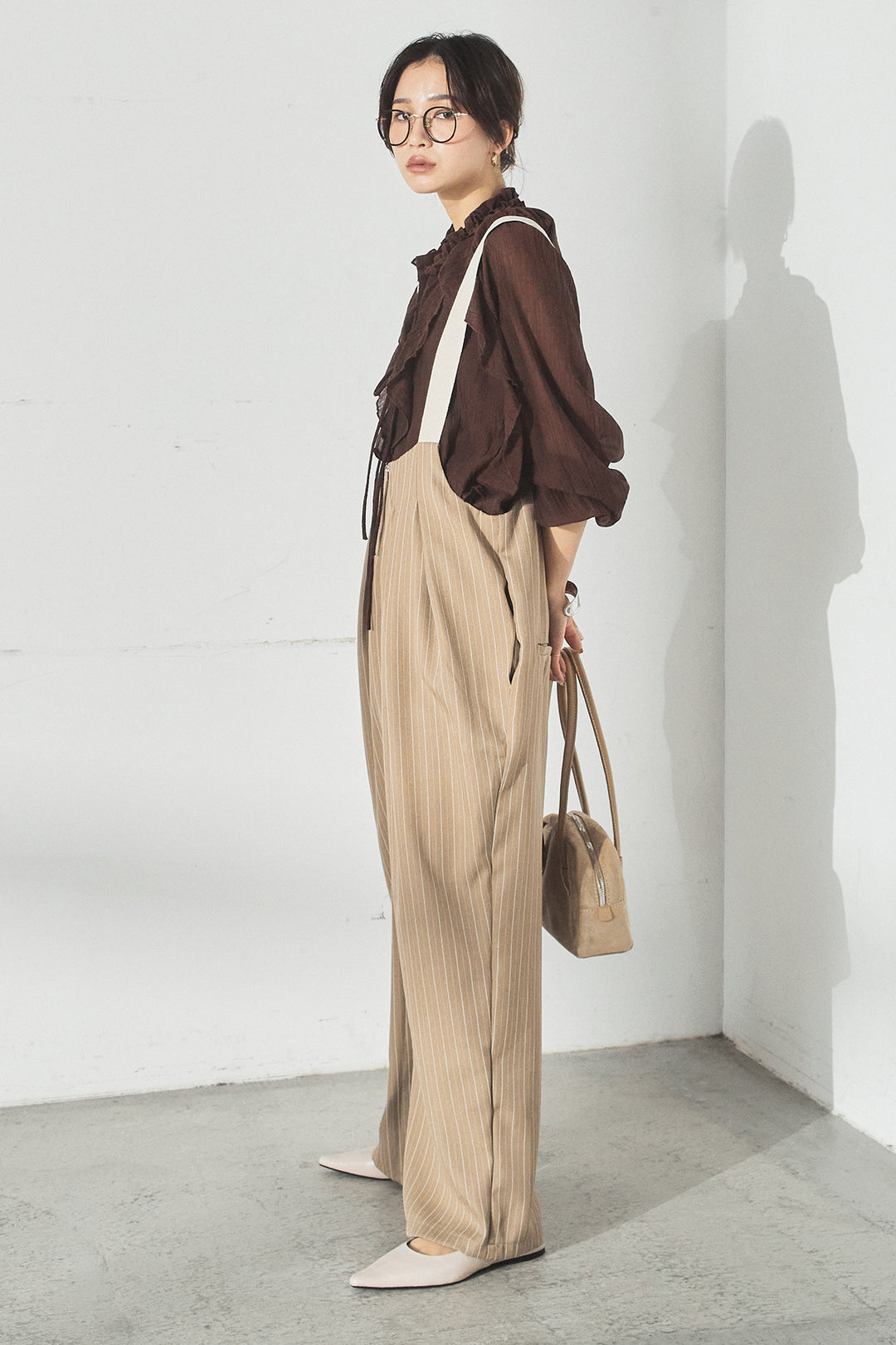 [SET]フロントリボンフリルブラウス+ピンストライプツータックサロペット(2set)