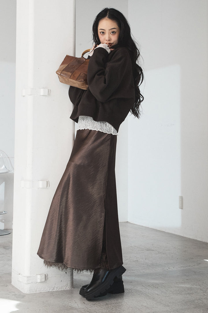 [SET]裏起毛レタリング刺繍フーディショートプルオーバー+ストレッチレースクルーネックインナー+裾レースデザインサテンスカート(3set)