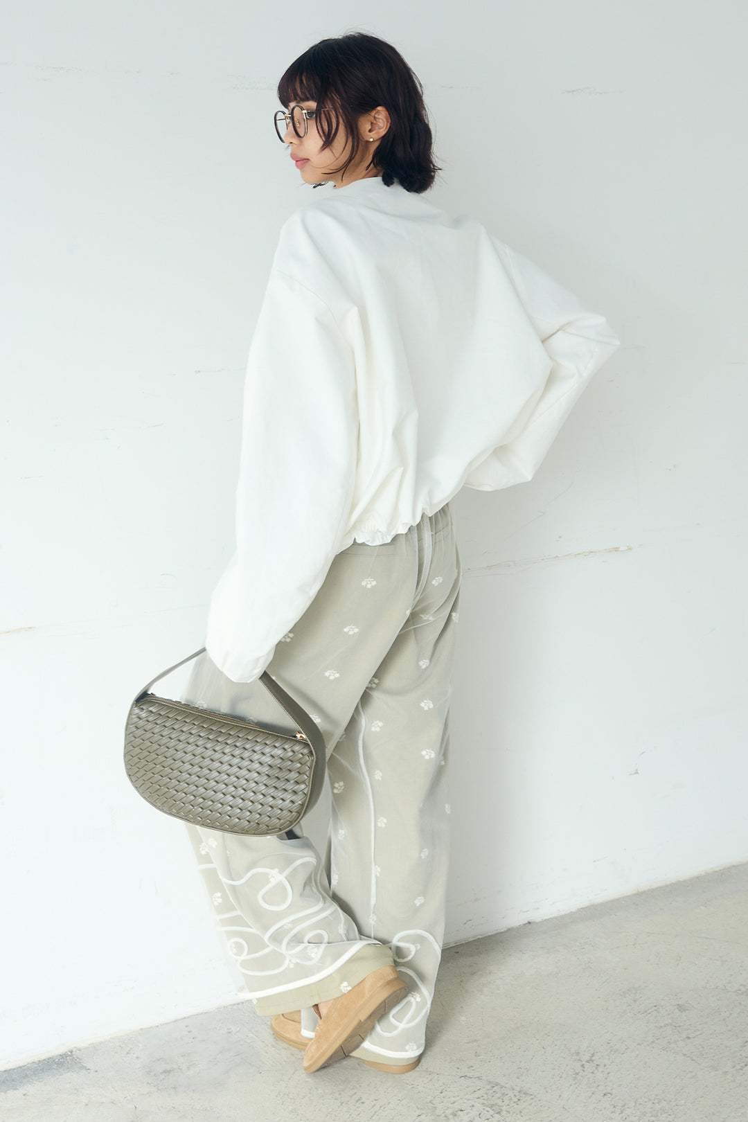 [SET]ニュアンスウェーブ刺繍シアーチュールパンツ+花柄刺繍ツイルタックパンツ(2set)