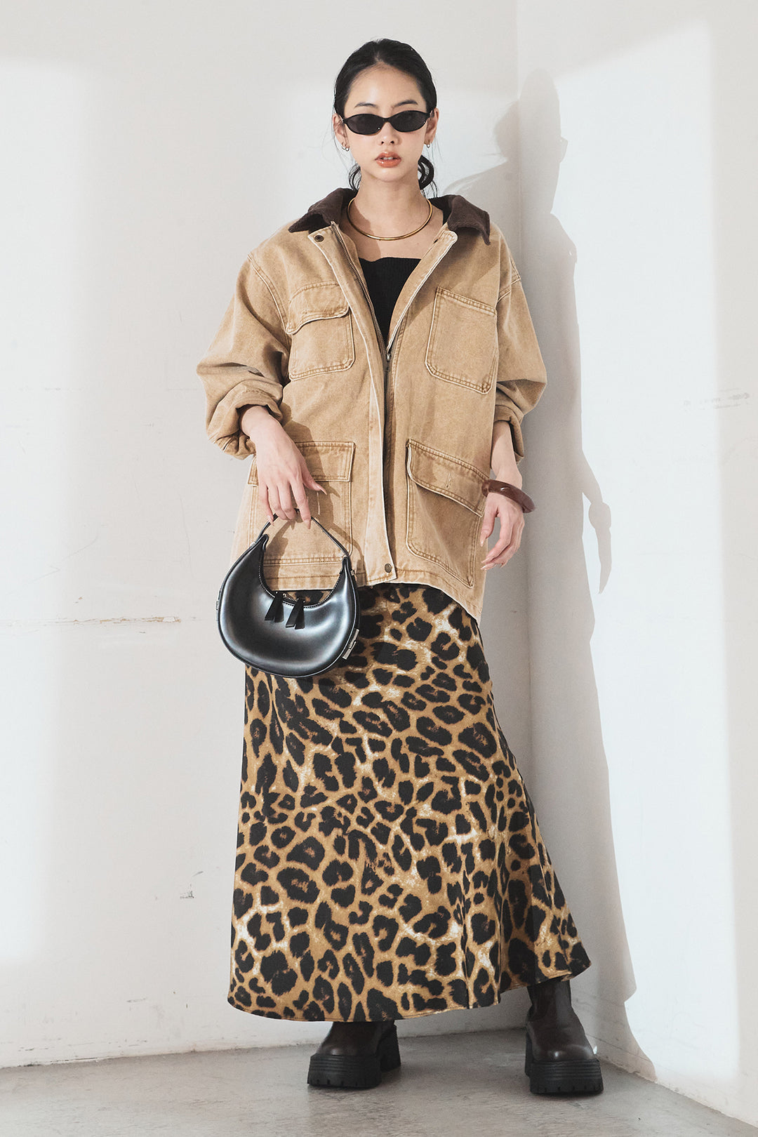 [SET]襟コーデュロイジップデニム調カバーオール+レオパードサテンナロースカート(2set)