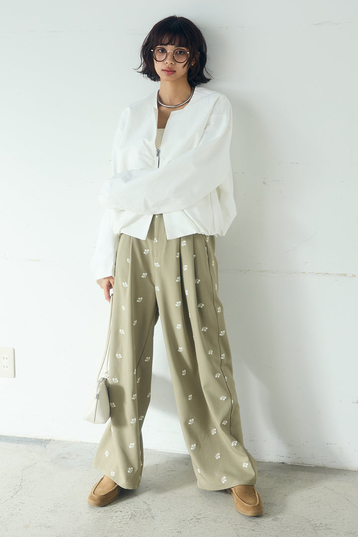 [SET]ノーカラーフロントギャザージップアウター+花柄刺繍ツイルタックパンツ(2set)