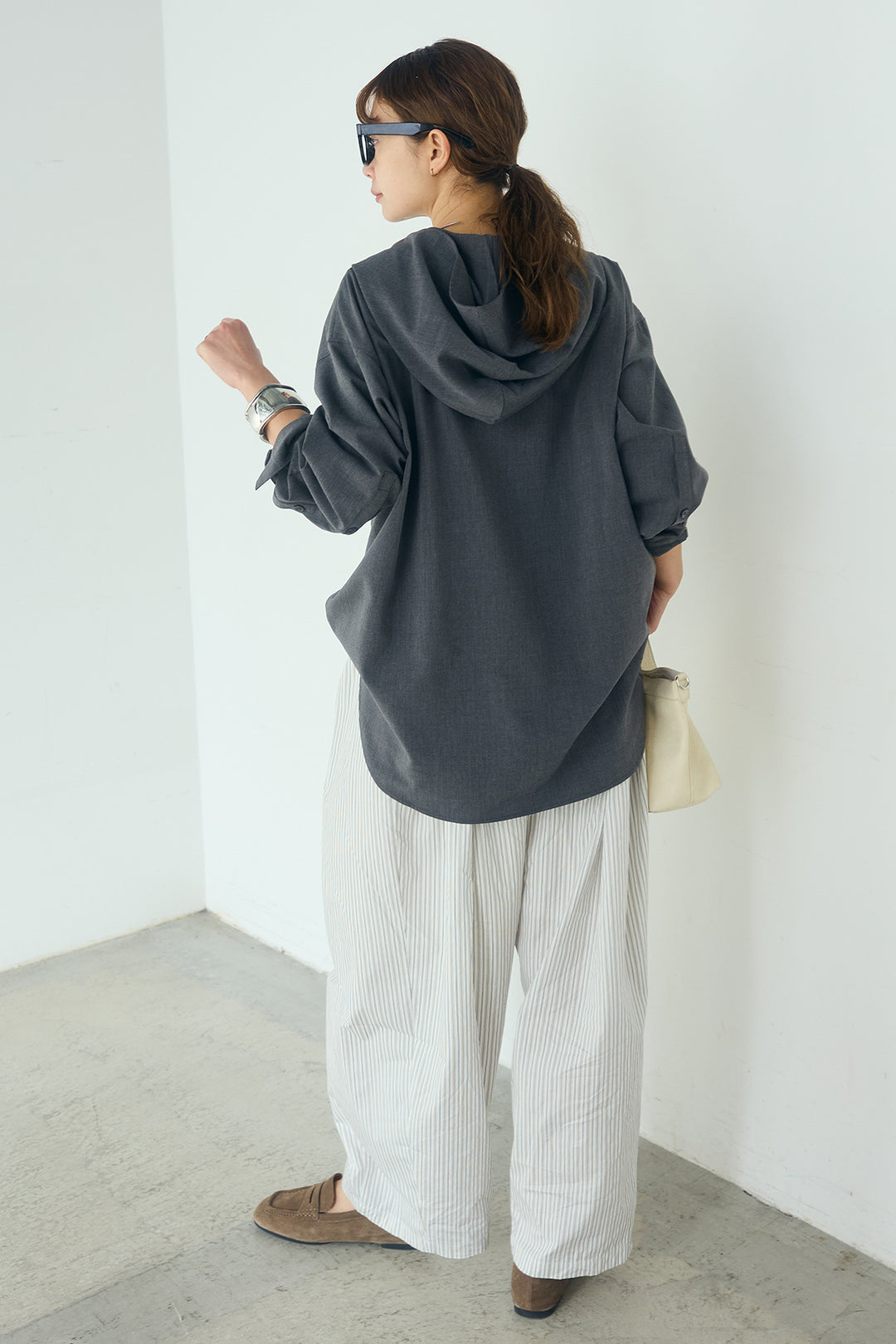 [SET]無地タイ付フーディーBIGシャツ+ランダムストライプタックギャザーパンツ(2set)