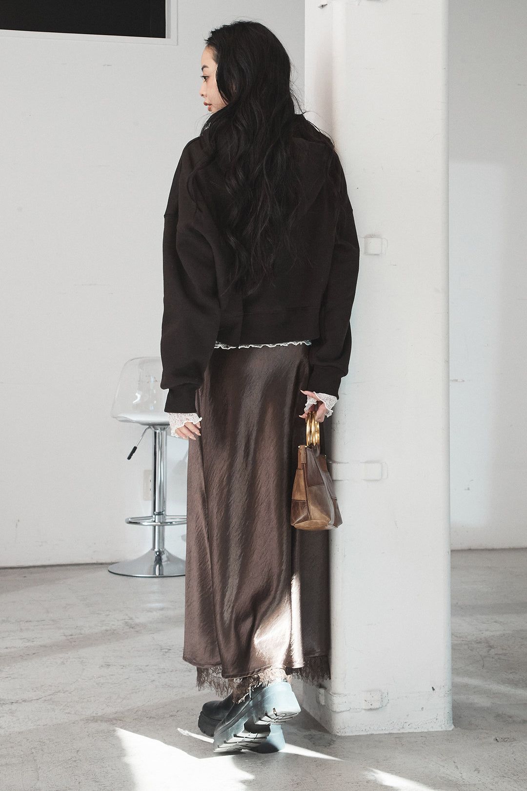 [SET]裏起毛レタリング刺繍フーディショートプルオーバー+ストレッチレースクルーネックインナー(2set)