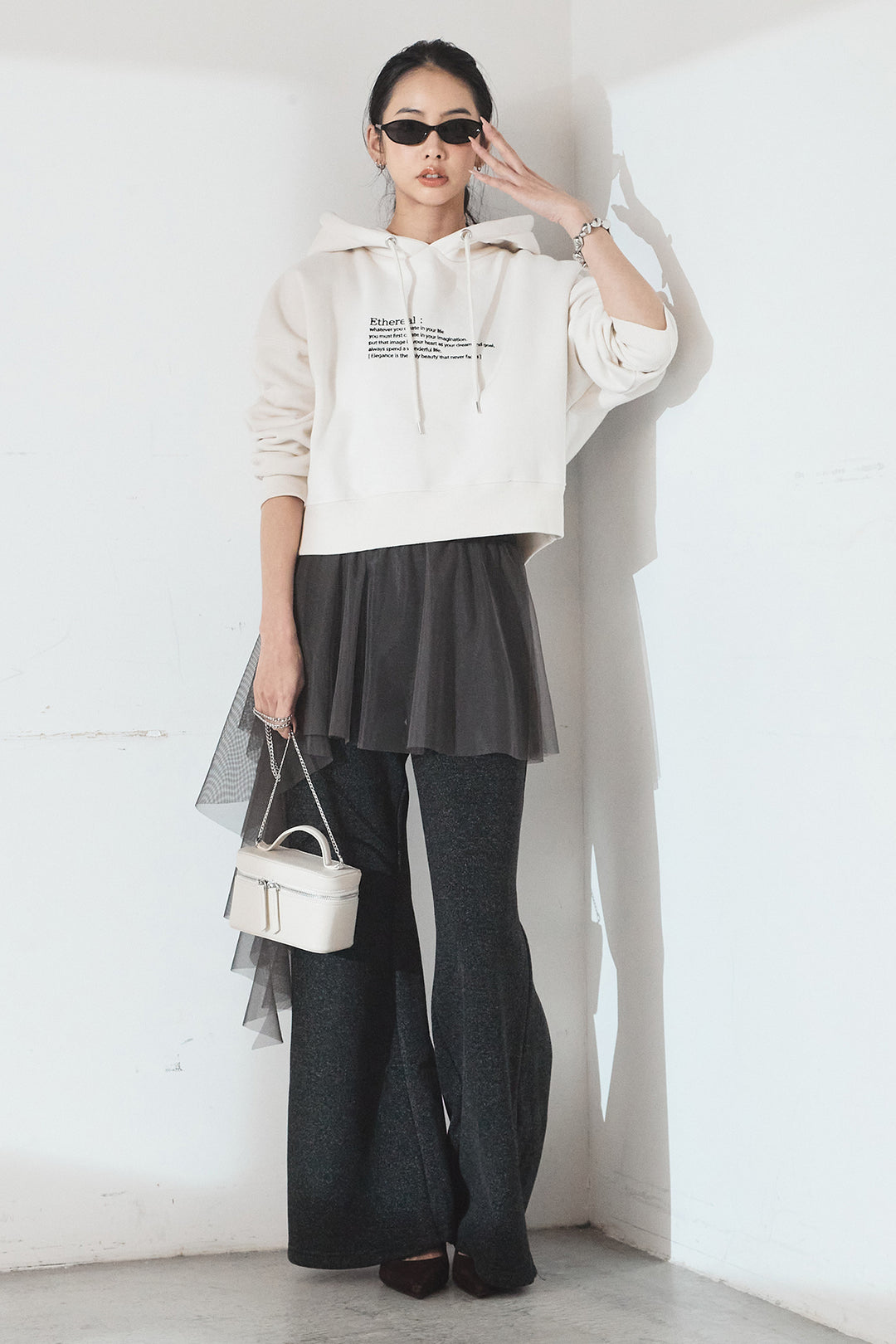 [SET]裏起毛レタリング刺繍フーディショートプルオーバー+チュールレイヤードニットパンツ(2set)