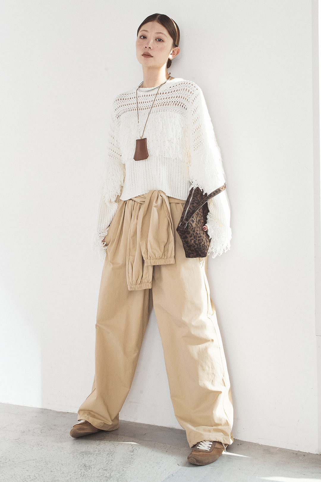 [SET]メッシュフリンジ切り替えプルオーバー+合繊ツイルスタンドウエスト巻きジョガーパンツ(2set)