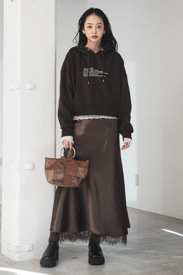 [SET]裏起毛レタリング刺繍フーディショートプルオーバー+ストレッチレースクルーネックインナー+裾レースデザインサテンスカート(3set)