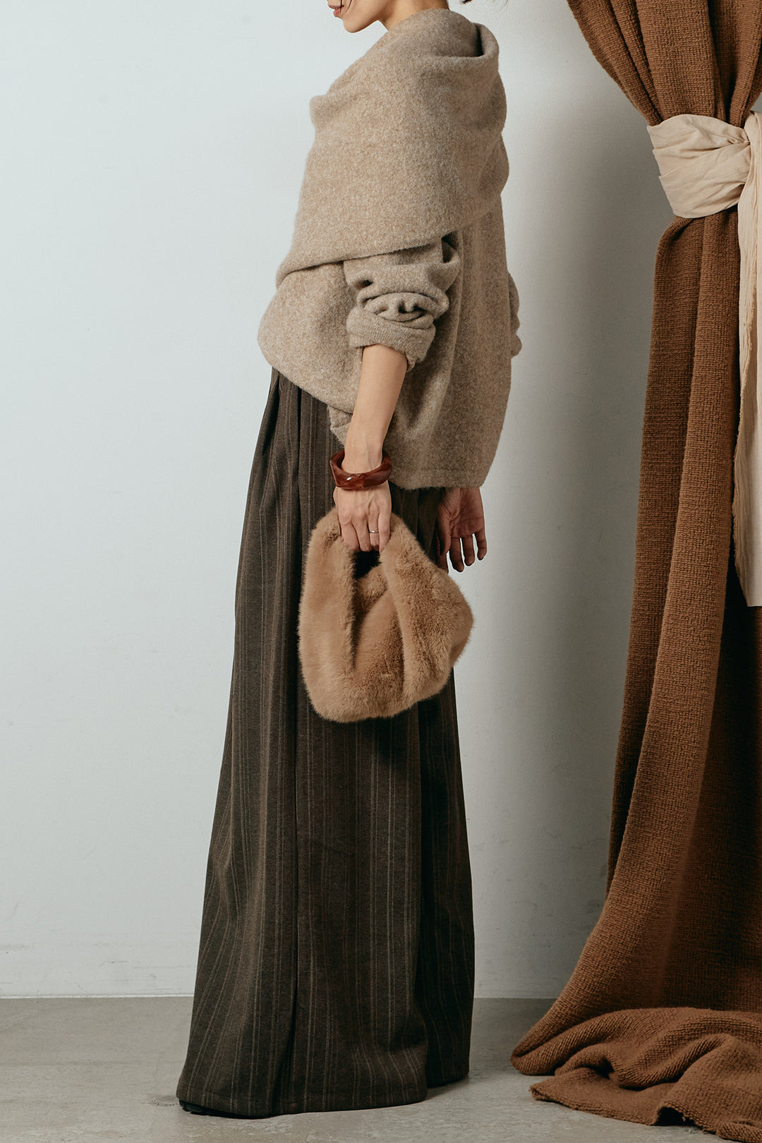 [SET]ネック巻きデザインニットトップス+タック入りマルチストライプ柄ワイドパンツ(2set)