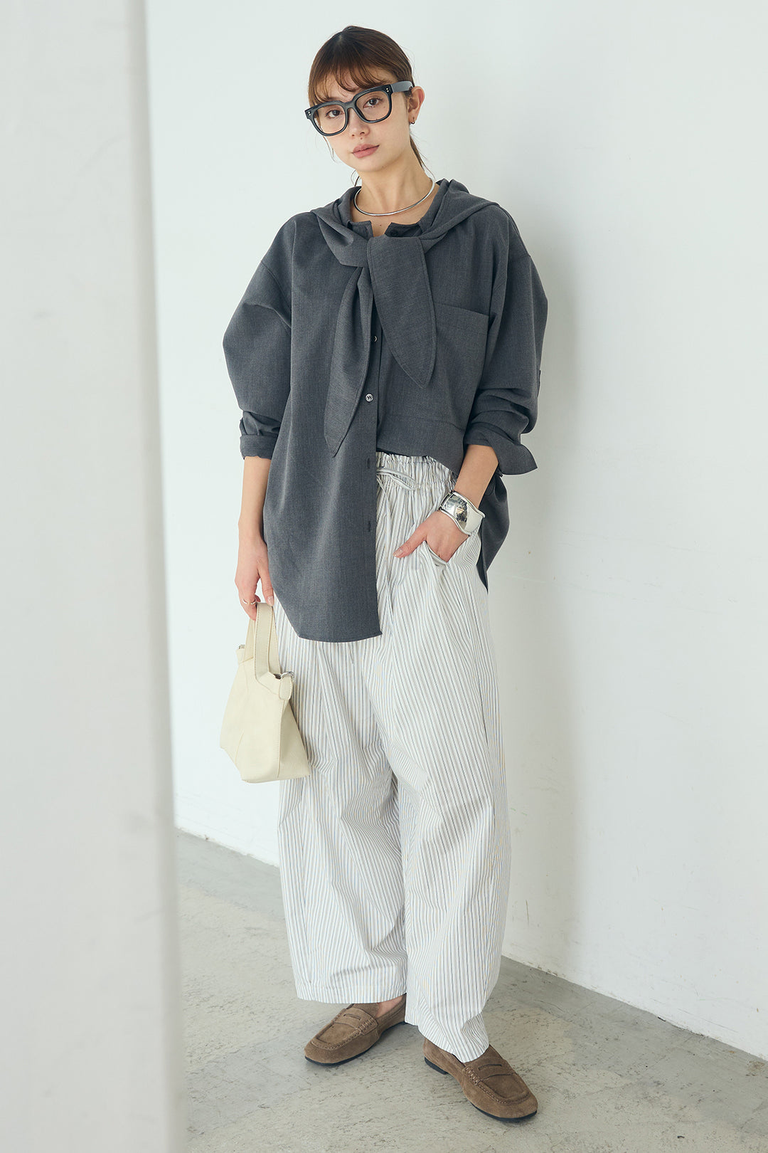 [SET]無地タイ付フーディーBIGシャツ+ランダムストライプタックギャザーパンツ(2set)