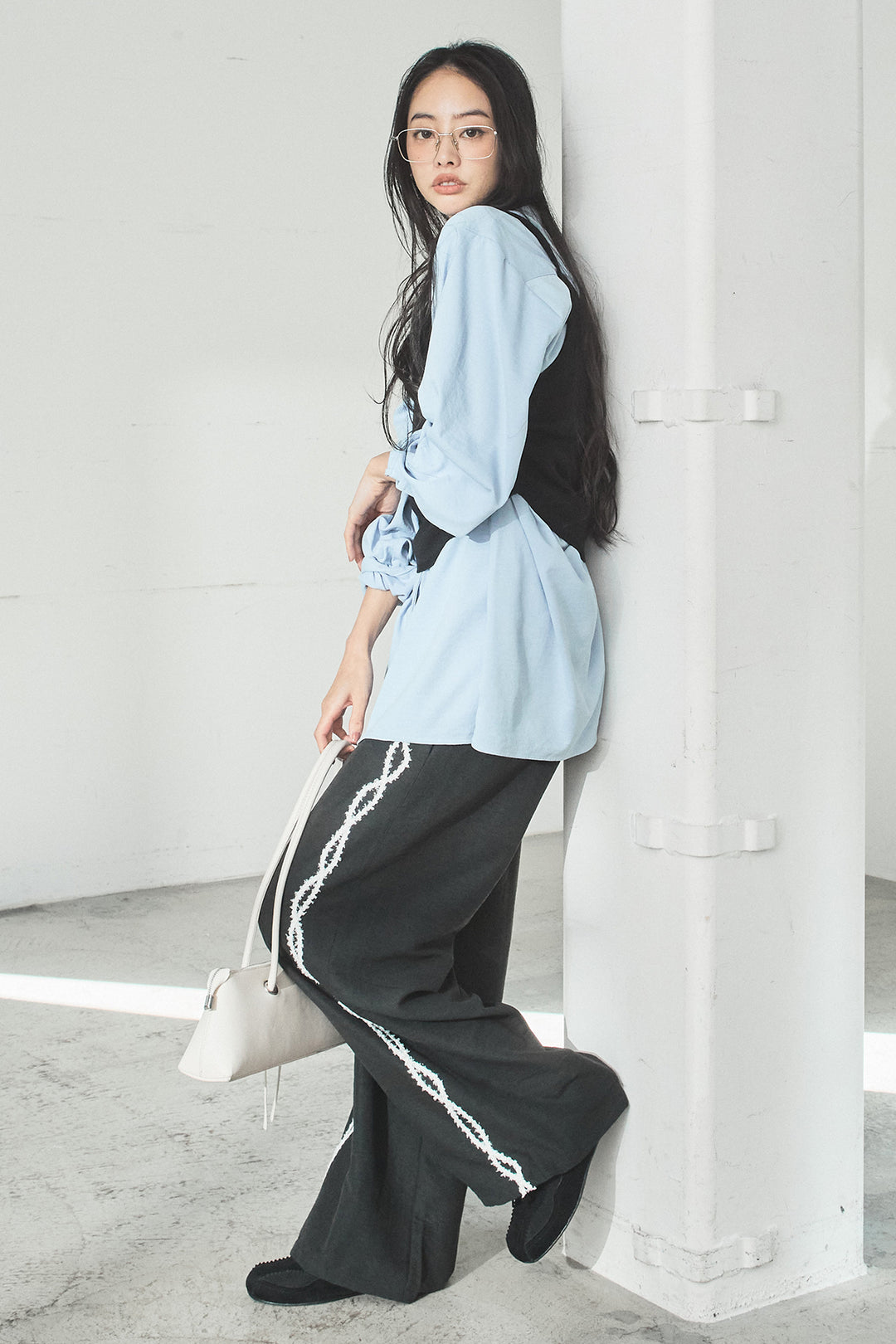 [SET]ニットキャミ付きシャツ+刺繡テープラインパンツ(2set)