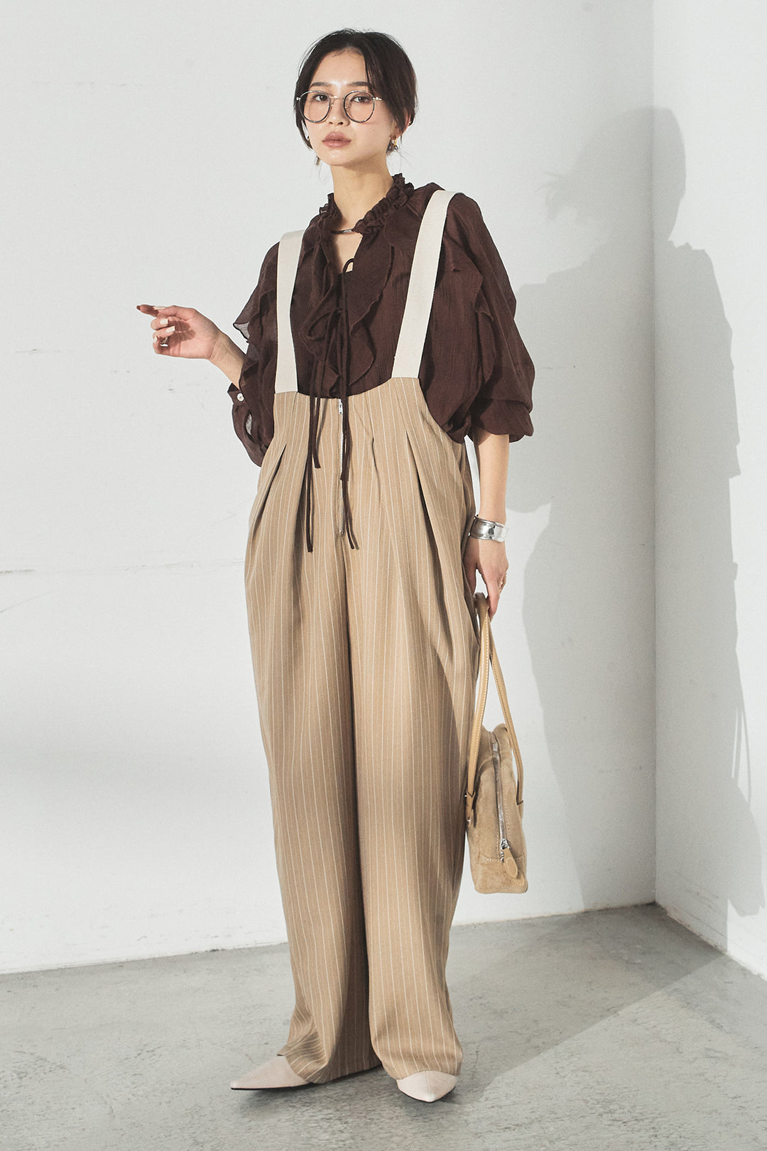 [SET]フロントリボンフリルブラウス+ピンストライプツータックサロペット(2set)