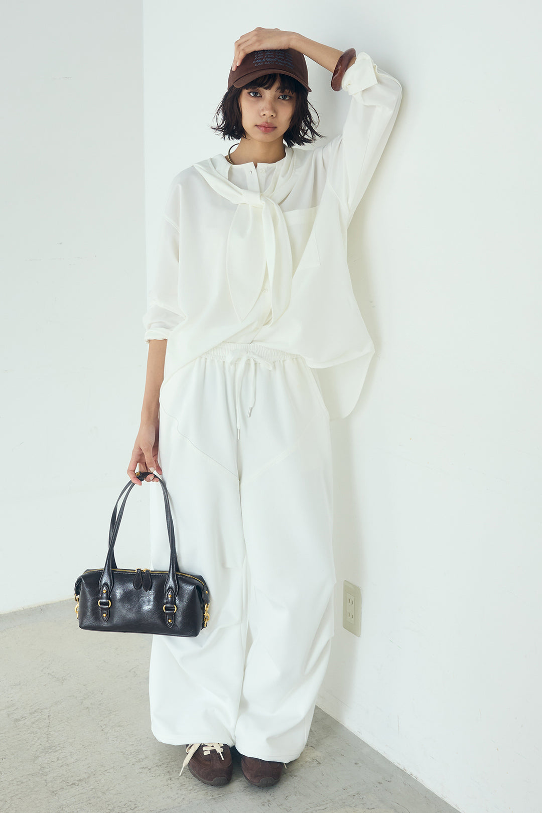 [SET]無地タイ付フーディーBIGシャツ+ランダムタックデザインワイドパンツ(2set)