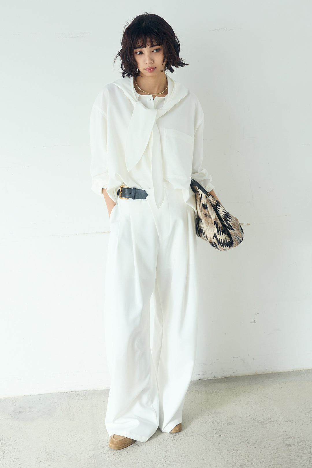 [SET]無地タイ付フーディーBIGシャツ+サイドベルトタック入りスラックス(2set)