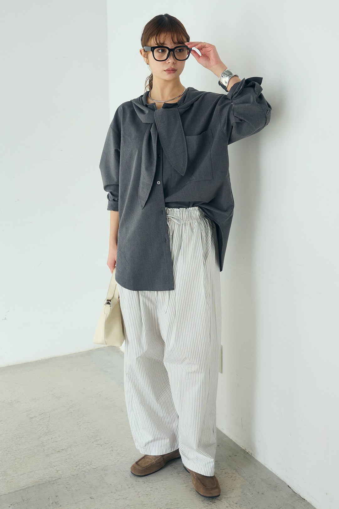 [SET]無地タイ付フーディーBIGシャツ+ランダムストライプタックギャザーパンツ(2set)