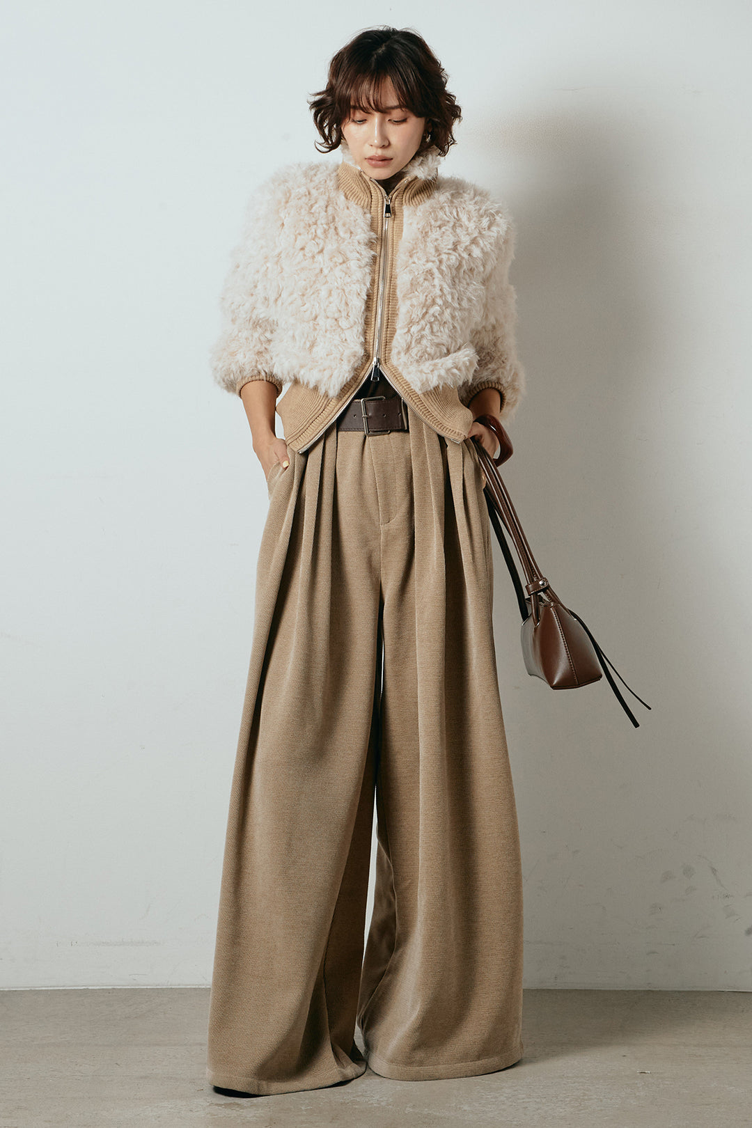 [SET]ハイネックショート丈ボアジップブルゾン+ベルトループコーデュロイワイドパンツ(2set)