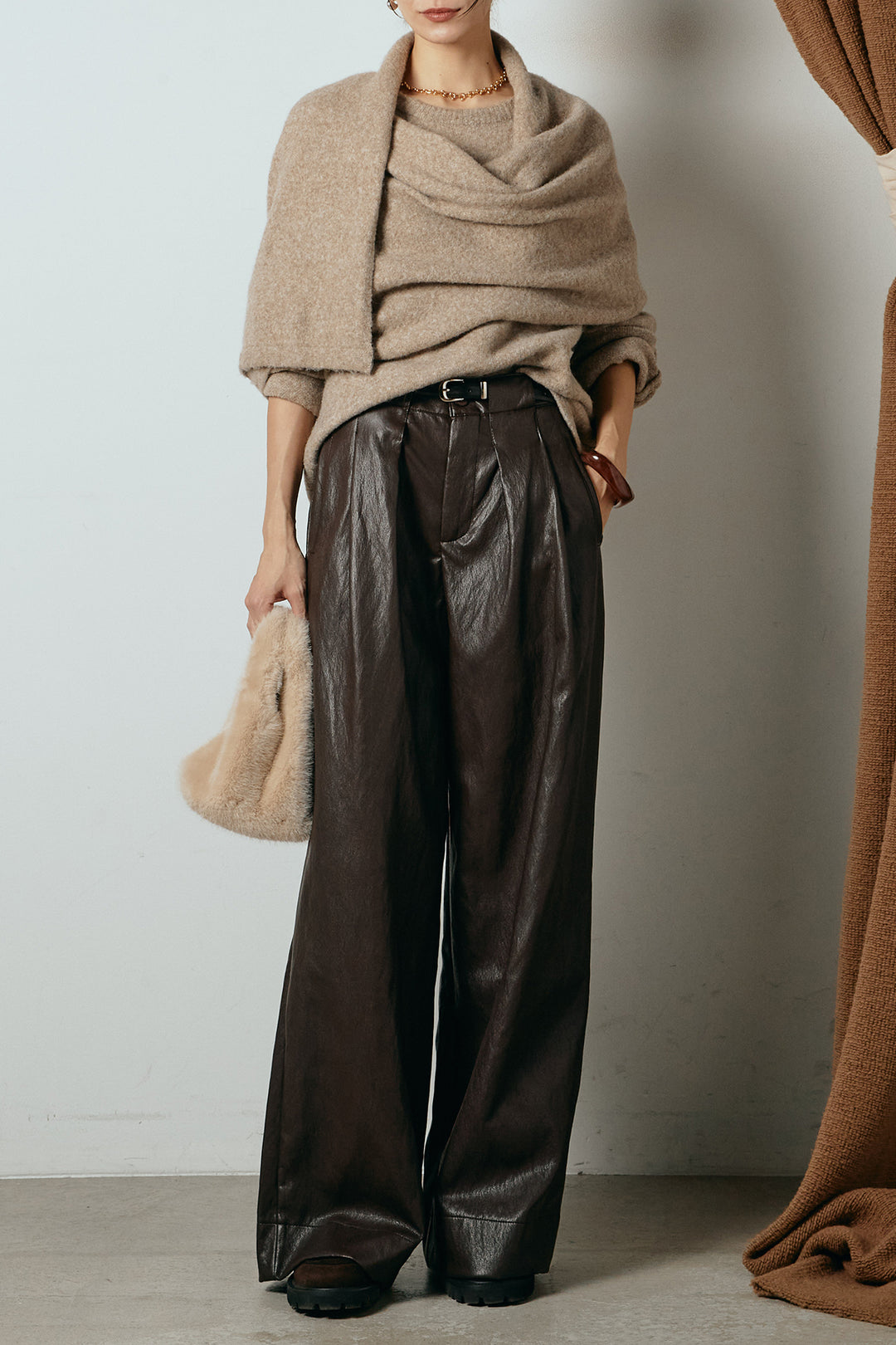 [SET]ネック巻きデザインニットトップス+ベルト付きレザーライクタックパンツ(2set)