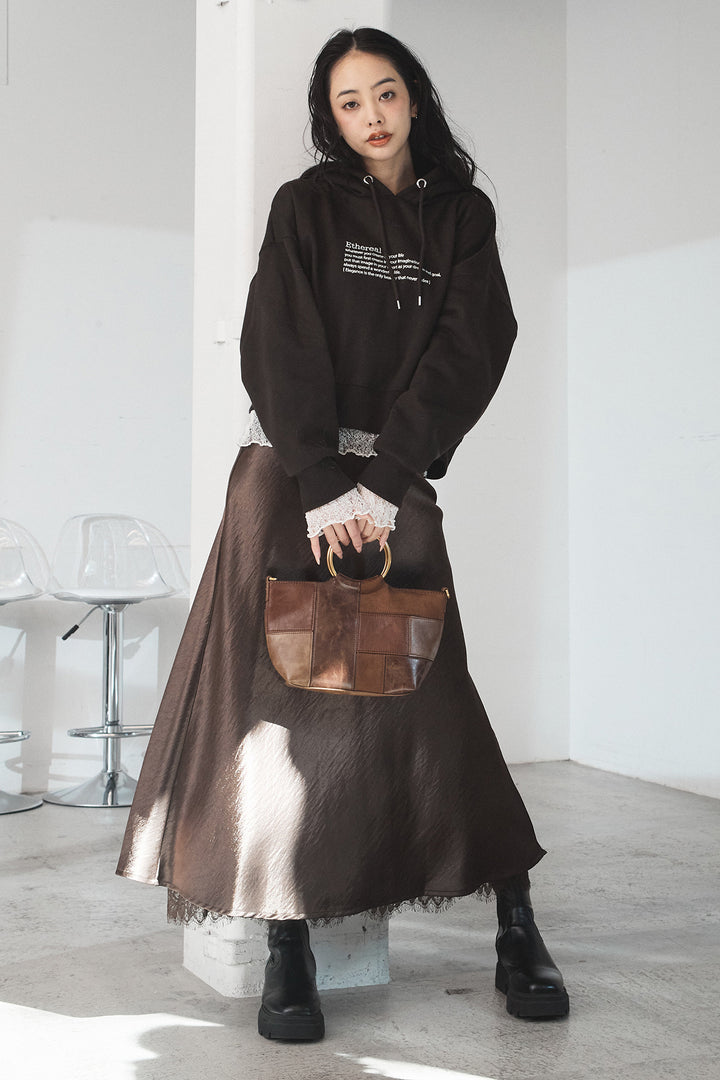 [SET]裏起毛レタリング刺繍フーディショートプルオーバー+ストレッチレースクルーネックインナー+裾レースデザインサテンスカート(3set)