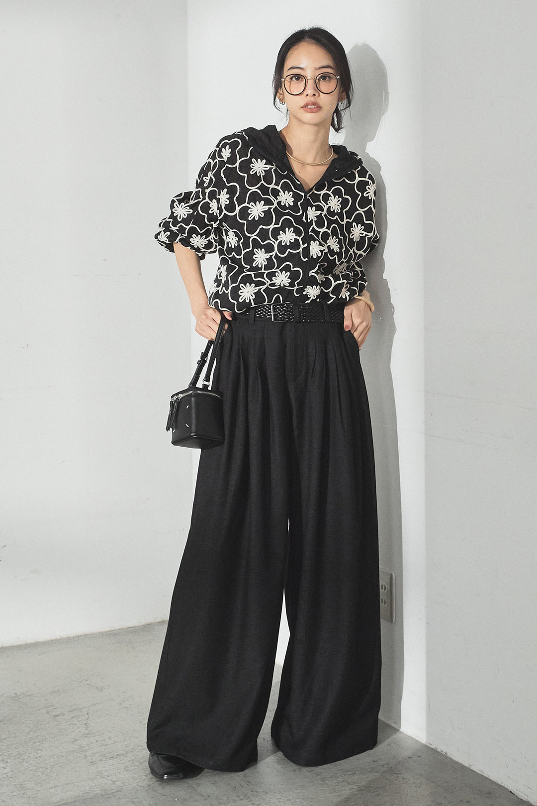 [SET]シアーフラワーフードブルゾン+編みベルト付きウエストタックワイドパンツ(2set)