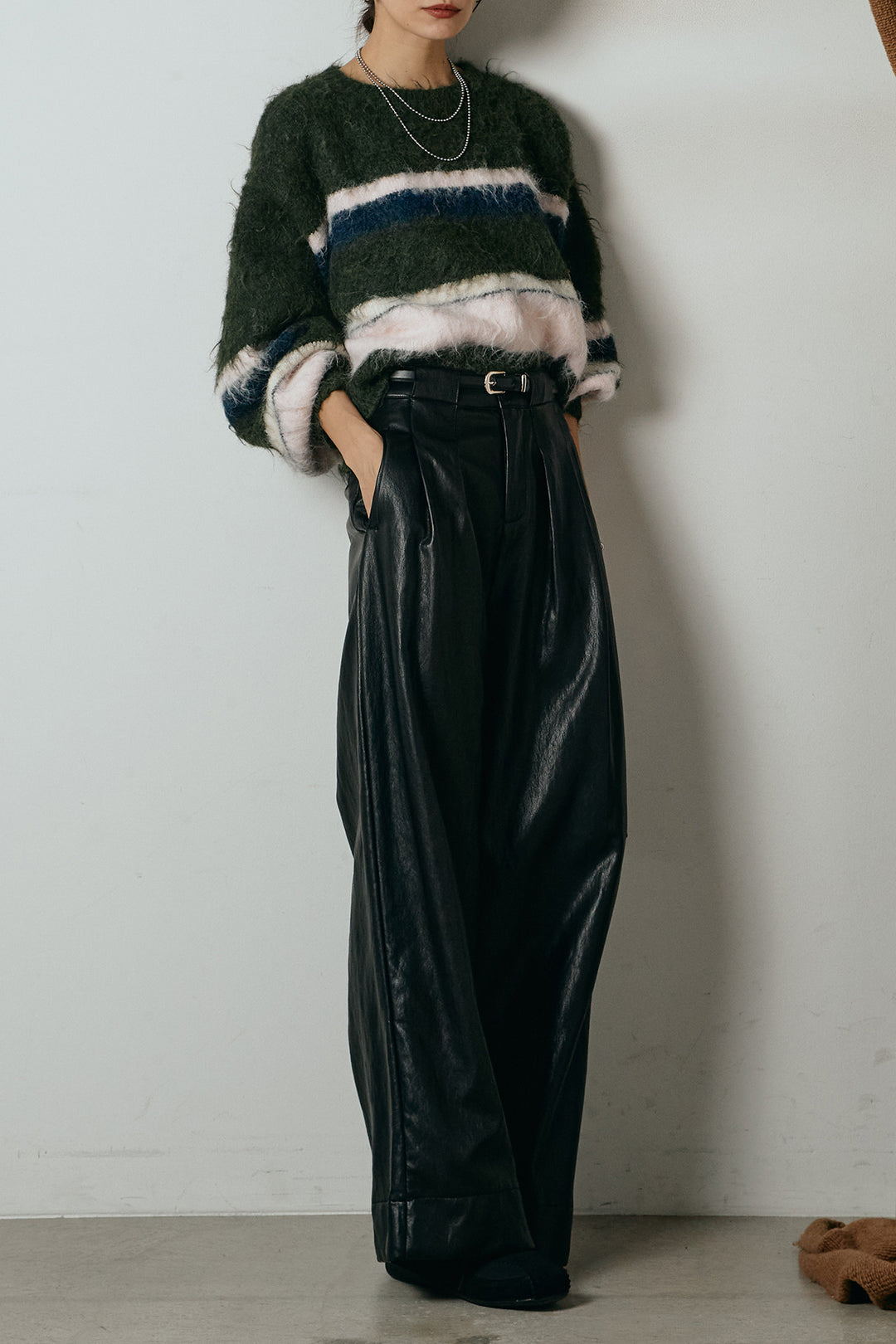 [SET]起毛配色マルチボーダーニットトップス+ベルト付きレザーライクタックパンツ(2set)