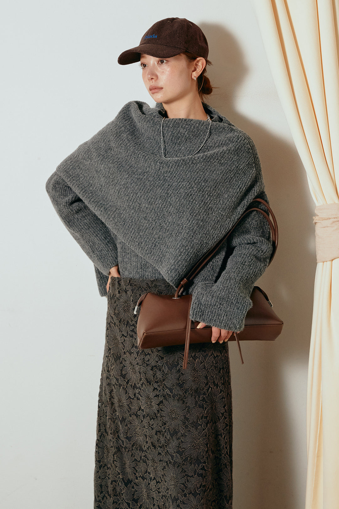 [SET]ケープデザインリブニットトップス+花柄刺繍ベロアフレアスカート(2set)