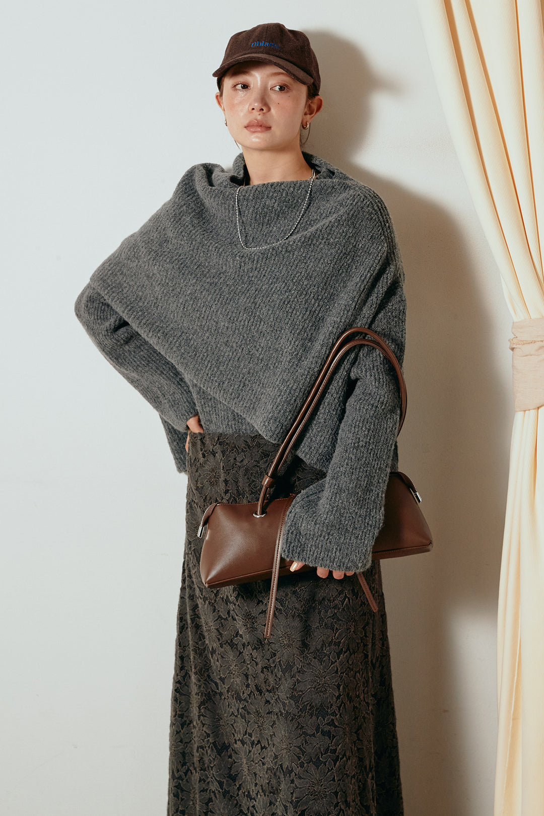 [SET]ケープデザインリブニットトップス+花柄刺繍ベロアフレアスカート(2set)