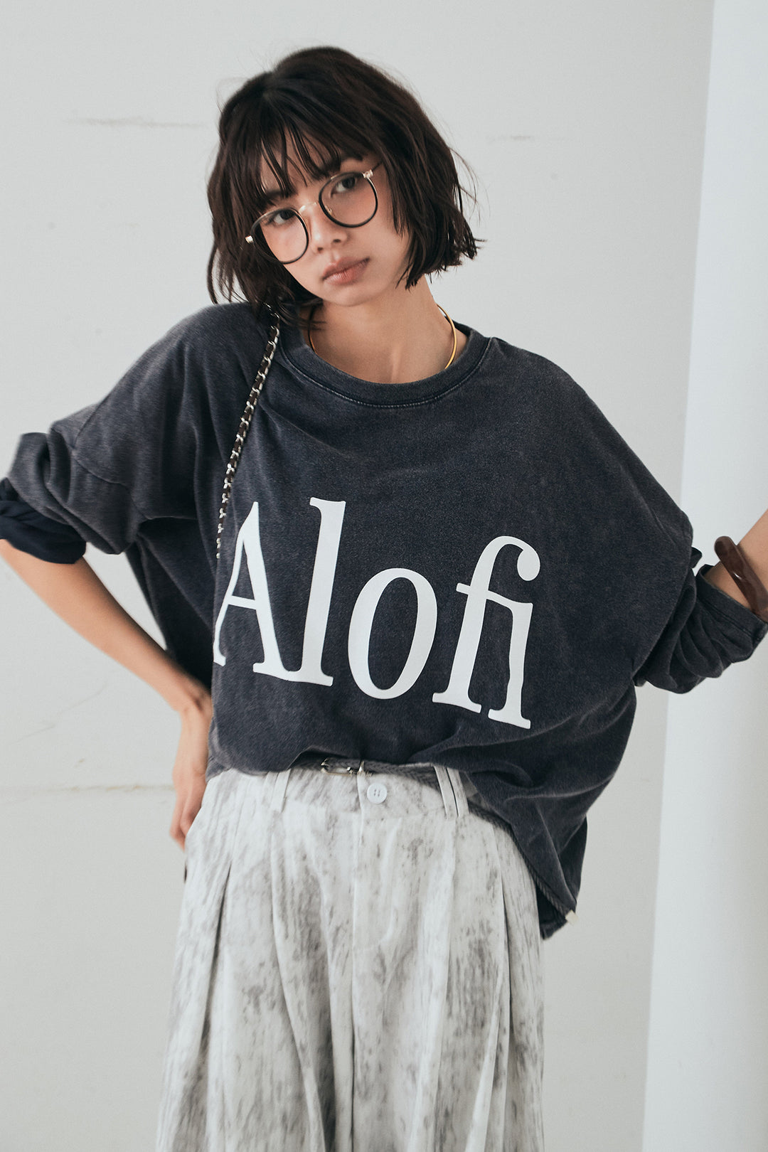 [SET]裾センタードロストロゴプリントワイドTシャツ+紐ベルト付きかすれ柄ワイドスラックス(2set)