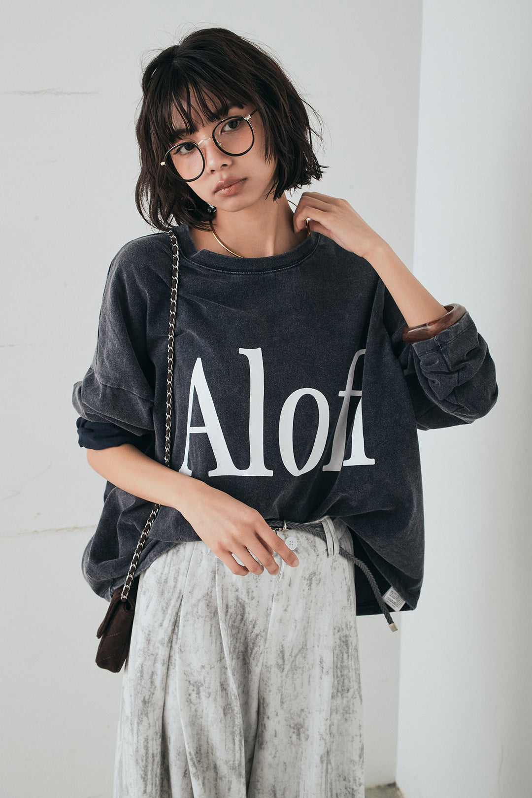 [SET]裾センタードロストロゴプリントワイドTシャツ+紐ベルト付きかすれ柄ワイドスラックス(2set)