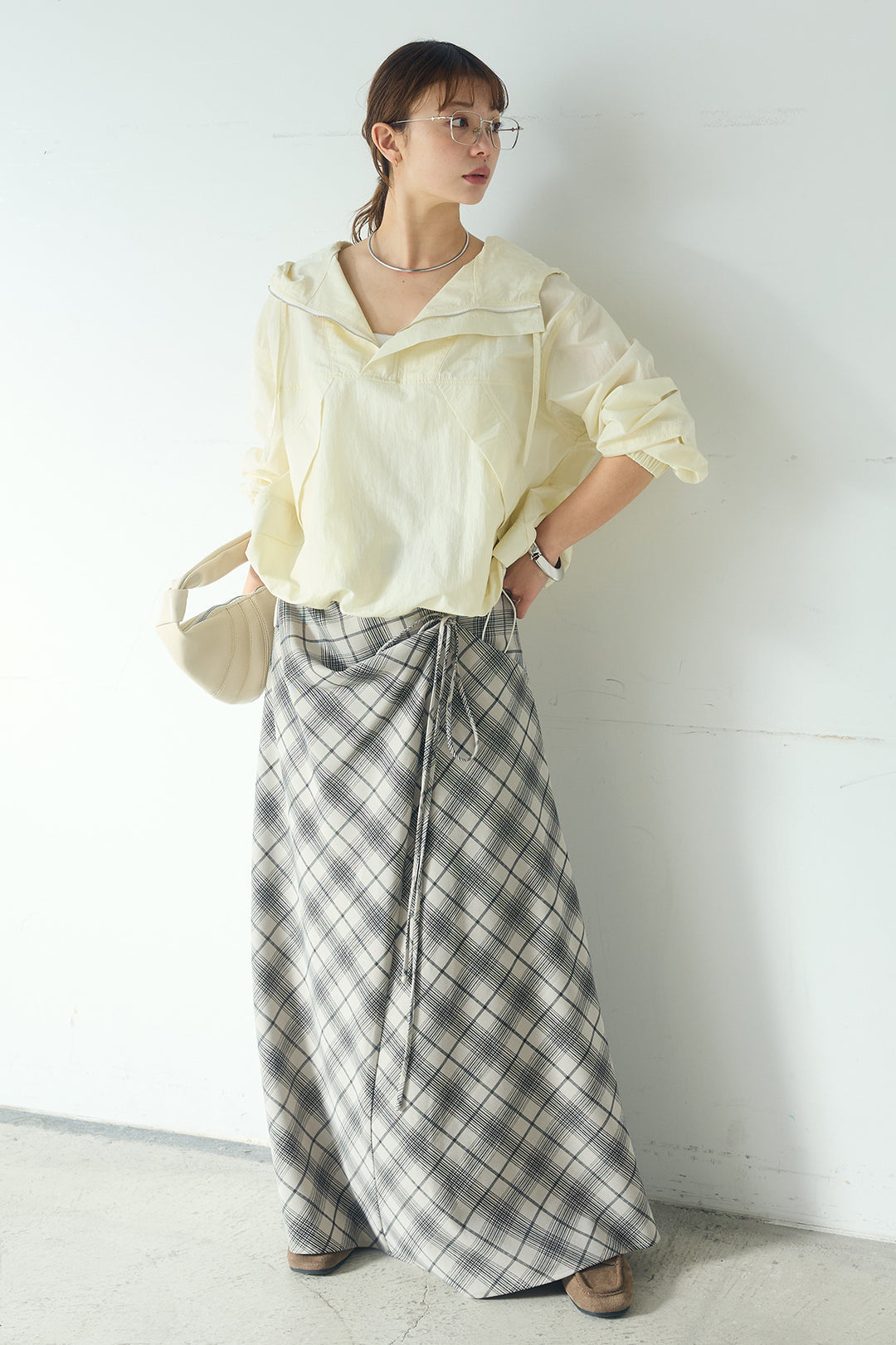 [SET]ナイロンフーディーブルゾンアウター+タータンチェック柄フロントデザインスカート(2set)