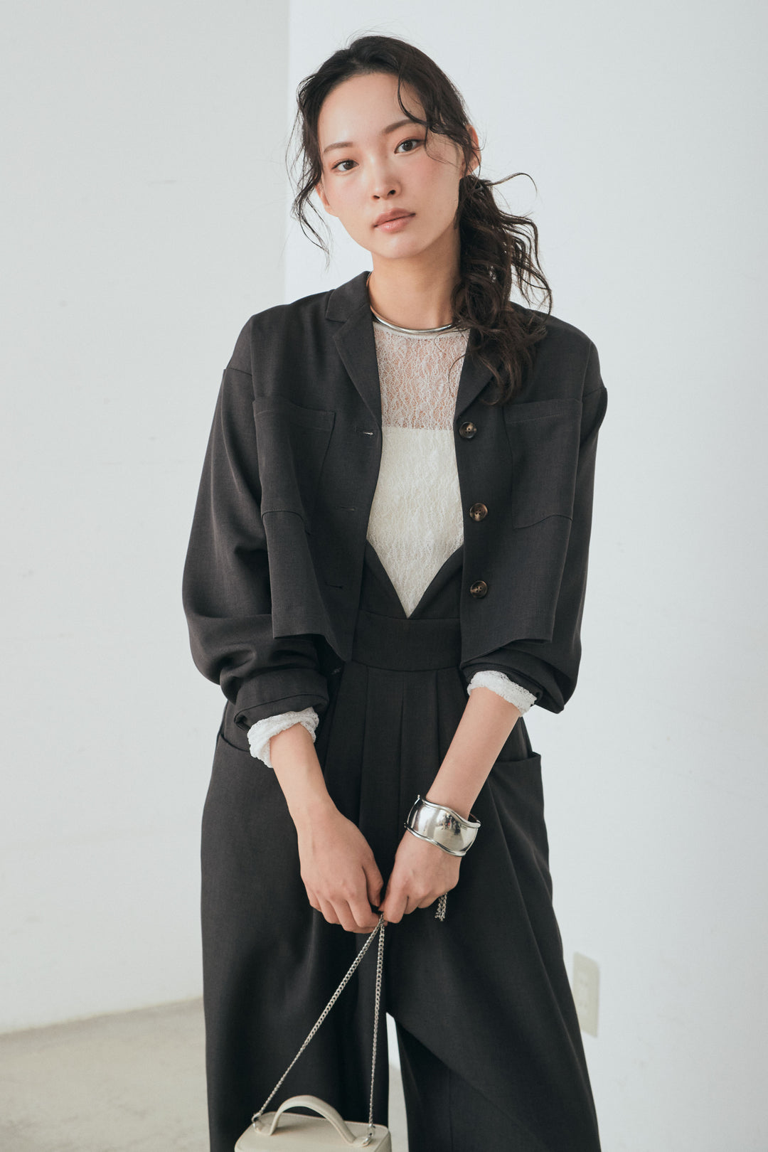 [SET]バックジップデザインショートツイルジャケット+キャミロングオールインワン+ストレッチレースクルーネックインナー(3set)