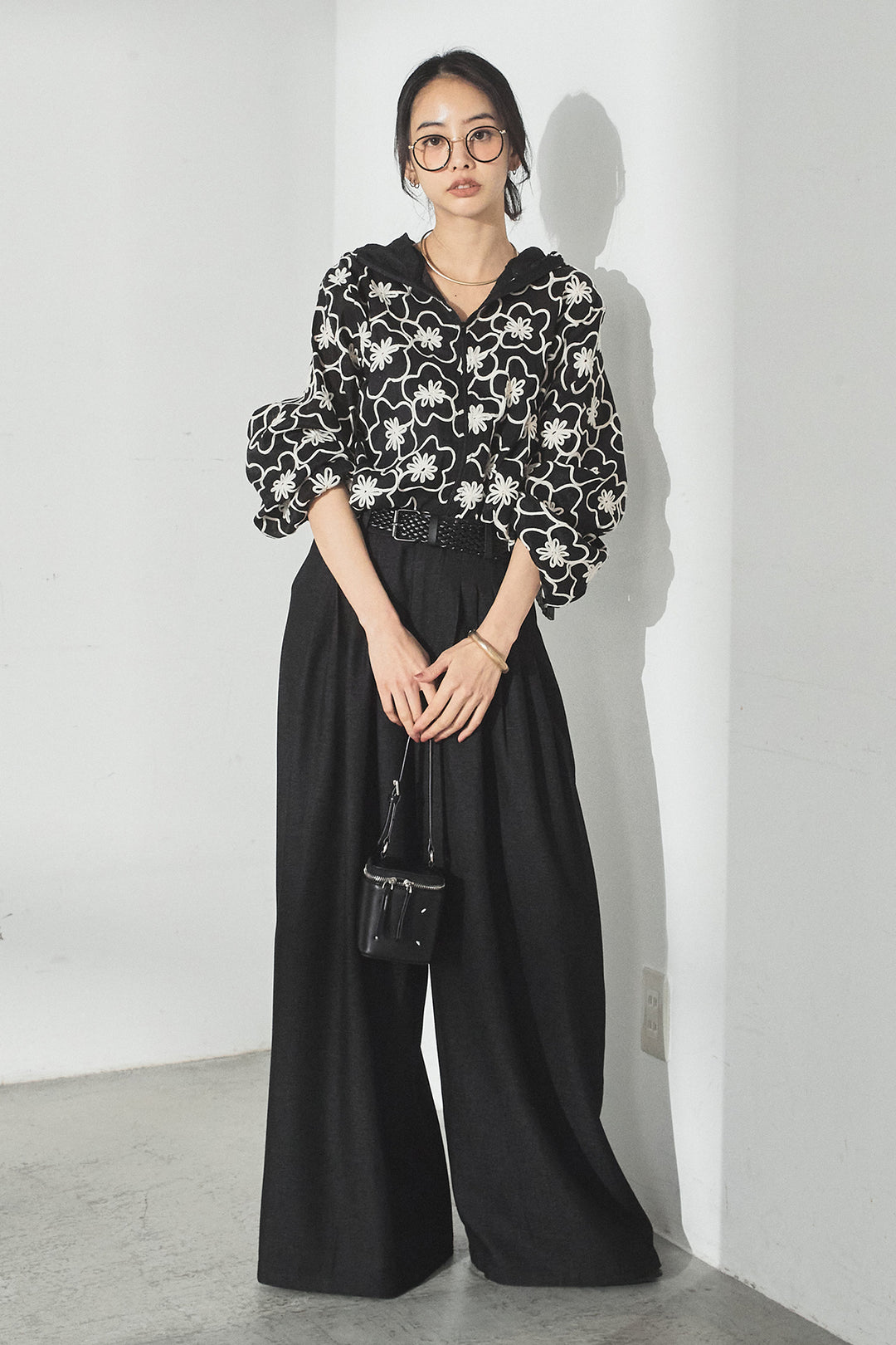 [SET]シアーフラワーフードブルゾン+編みベルト付きウエストタックワイドパンツ(2set)