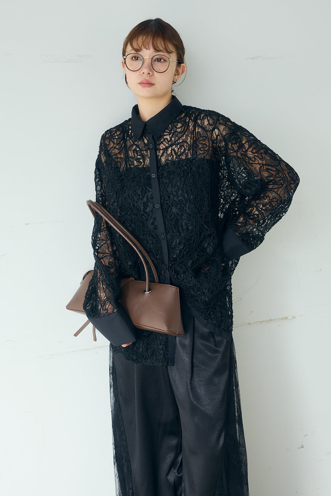 [SET]刺繍レースオーバーサイズシャツ+サテンレース切り替えタックパンツ(2set)