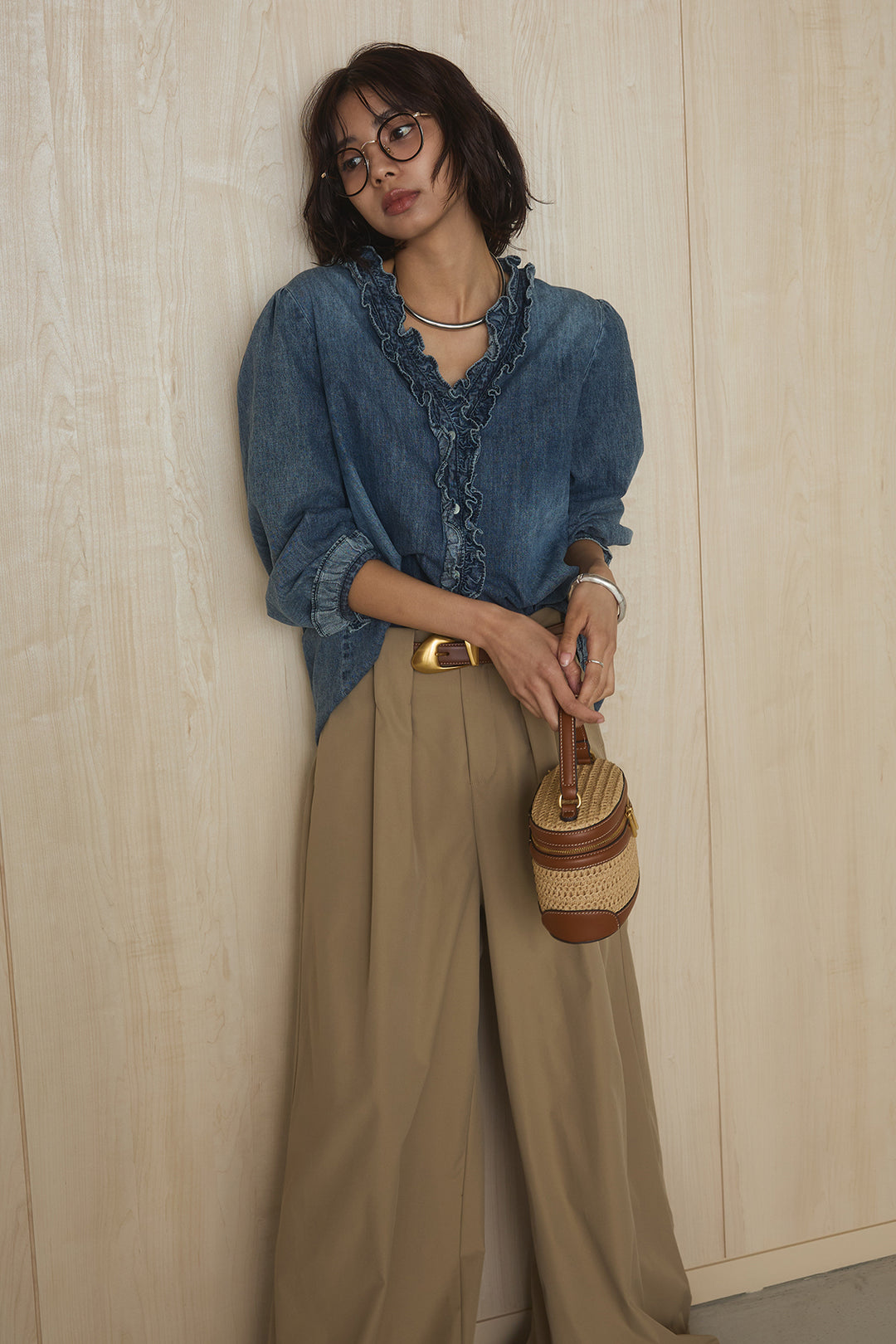 [SET]Vネックデニムフリルトップス+ベルトループデザインハイウエストタックパンツ(2set)